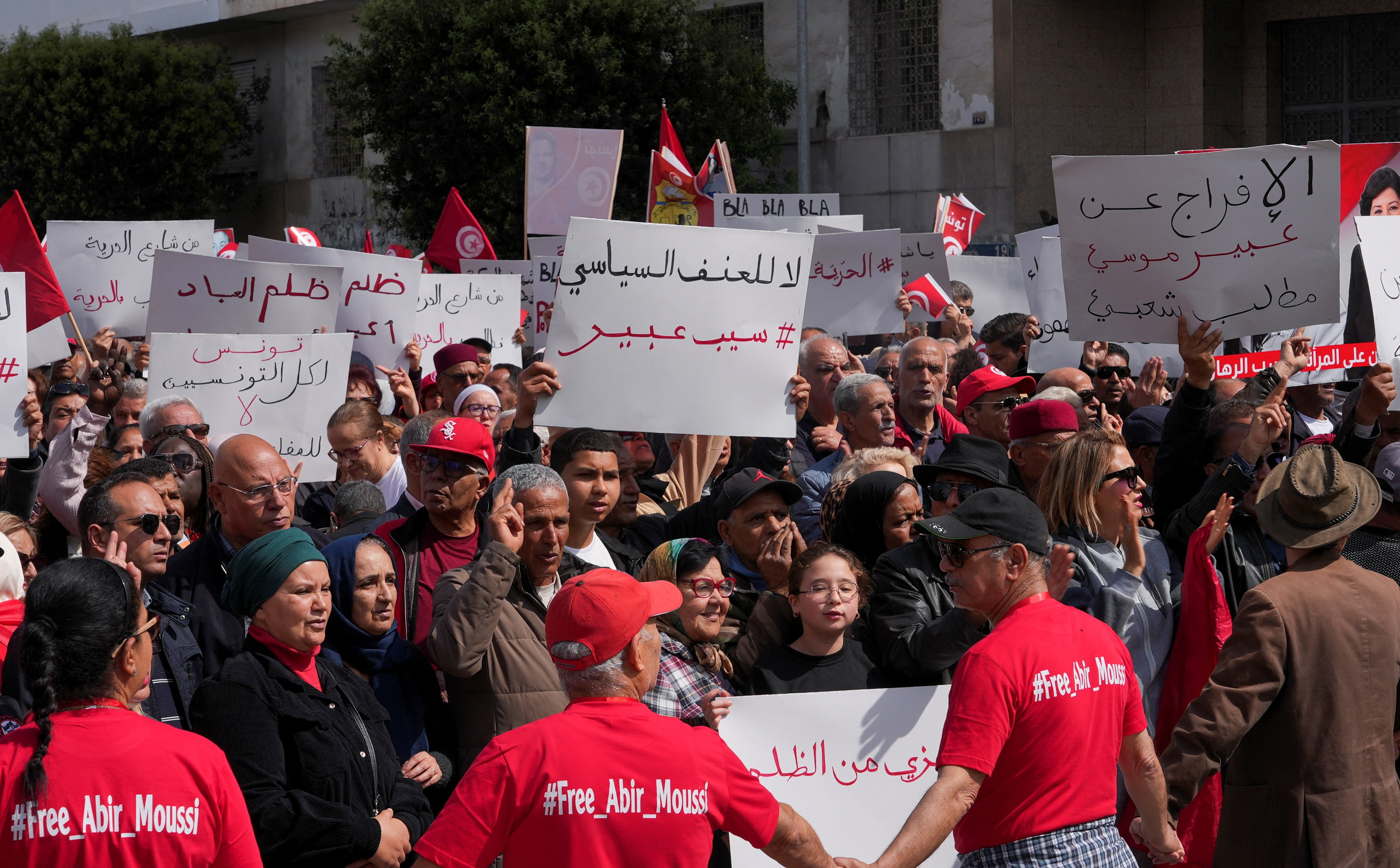 „Nie było wody choćby dla umycia ciała ofiary”. Nowy bunt w kolebce rewolucji arabskich?