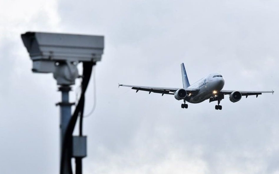 Francuska grupa Vinci ląduje na lotnisku Gatwick