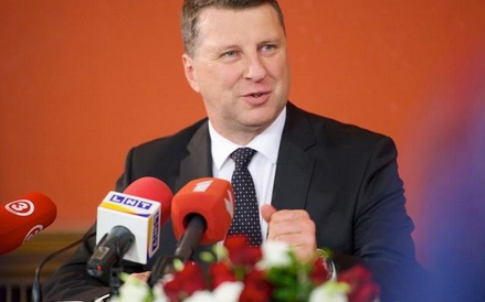 3 czerwca – nowym prezydentem Łotwy został wybrany Raimonds Vejonis, dotychczasowy minister obrony.