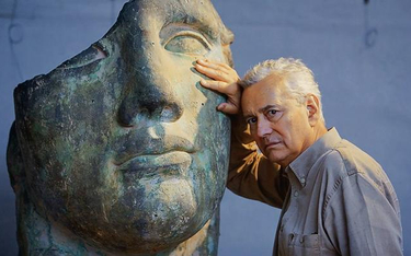 Igor Mitoraj, rzeźbiarz. Zmarł 6 października 2014 roku.