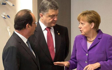 Prezydenci François Hollande i Petro Poroszenko wraz z kanclerz Angelą Merkel