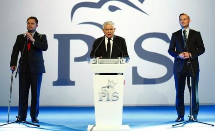 Jarosław Kaczyński (w środku) wie, że współpraca Adama Hofmana (z lewej) i Andrzeja Dudy (z prawej) 