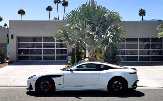 Aston Martin DBS Superleggera