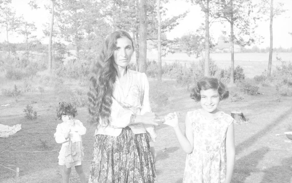 Fotografie Cyganów, lata 50.-70. XX w., fot. Jerzy Ficowski