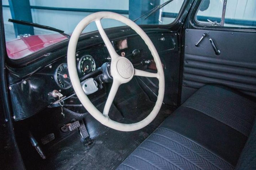 Surowe wnętrze ma swój klimat.