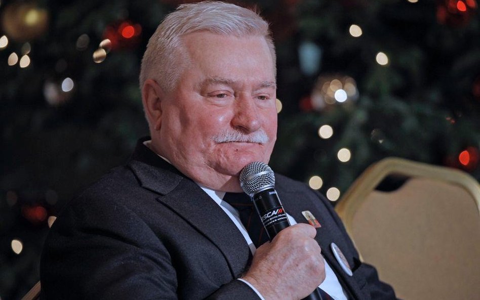 Lech Wałęsa: Rządowi Kopacz stawiam trójeczkę