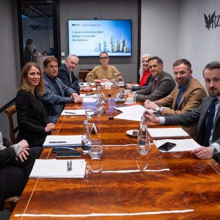 Rada Legislacyjna „Rzeczpospolitej". Od lewej: Paulina Szewioła,  Katarzyna Zwierz-Wilkocka, Jacek M