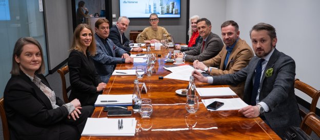 Rada Legislacyjna „Rzeczpospolitej". Od lewej: Paulina Szewioła,  Katarzyna Zwierz-Wilkocka, Jacek M