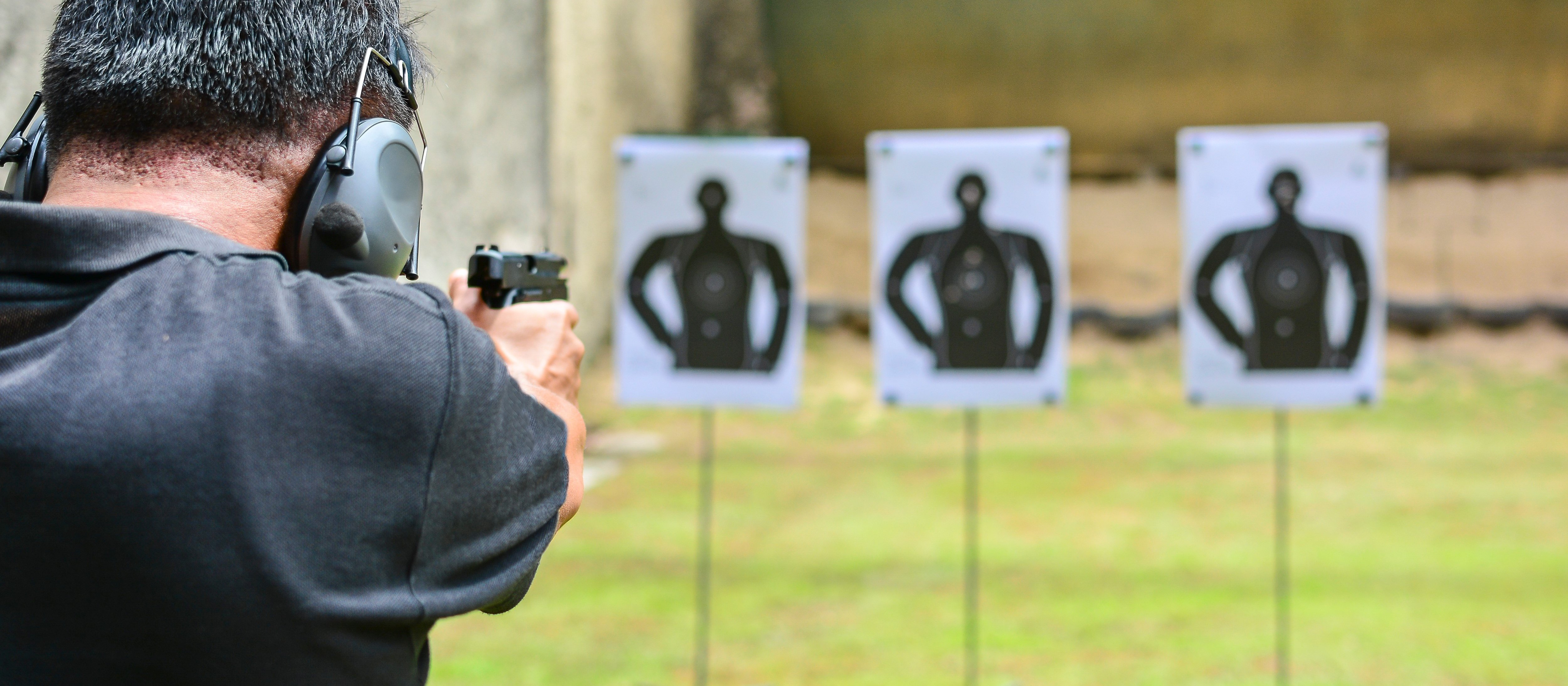 Nietykalny policjant, którego psy zagryzły człowieka. Czy ktoś trzymał nad nim parasol ochronny?