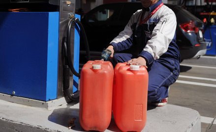 Ostrożnie z tankowaniem paliwa na zapas - można dostać mandat