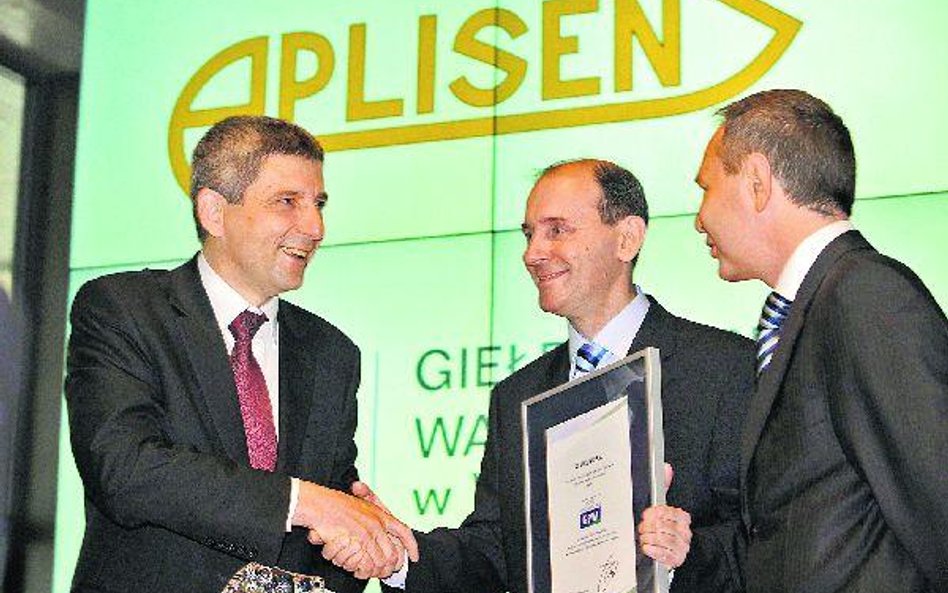 Pierwszy z lewej, Adam Żurawski, prezes i akcjonariusz Aplisensu, miał wczoraj powody do świętowania