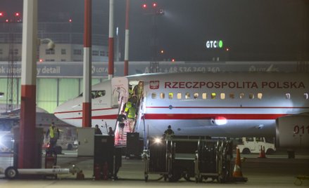 Dwoma wojskowymi samolotami wróciła dziś do kraju grupa 109 Polaków ewakuowana z Omanu