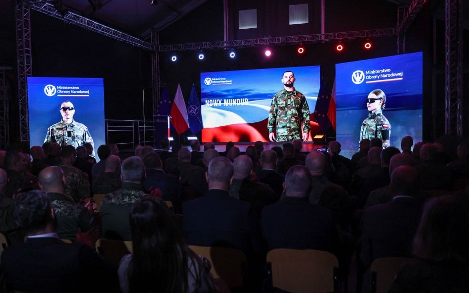 5 października MON zaprezentował nowe mundury dla Wojska Polskiego
