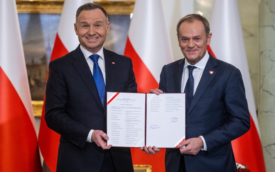 Prezydent Andrzej Duda wysyła swoim postępowaniem całkowicie sprzeczne sygnały