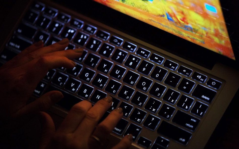 Internetowe trolle sięgają po deep fake. Zastraszanie i szantaż