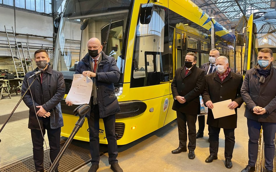 Przekazanie przez Pesa nowych tramwajów do Torunia