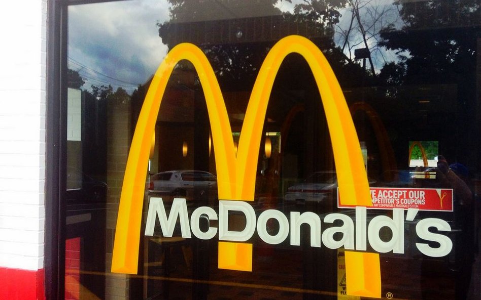 Pasożyty w sałatkach McDonalda? Zatruło się 100 osób