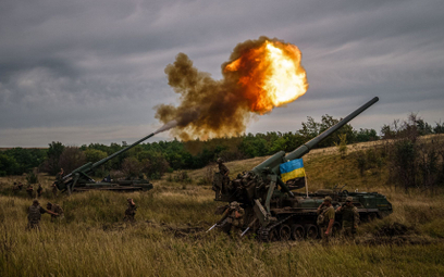 Ukraińska artyleria samobieżna typu 2S7 Pion podczas walk z wojskami rosyjskimi
