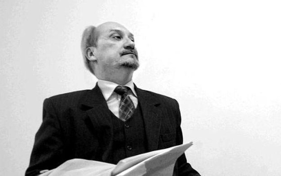 Ciągniemy ogon państwa policyjnego
