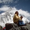 Polska alpinistka i himalaistka Wanda Rutkiewicz (1943–1992) w obozie bazowym podczas francuskiej wy