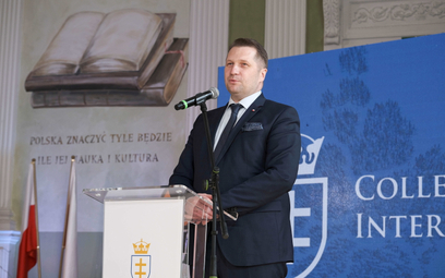 Minister edukacji i nauki Przemysław Czarnek podczas konferencji inaugurującej powstanie Collegium I