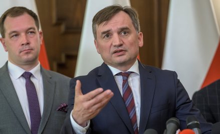 Minister sprawiedliwości, prokurator generalny Zbigniew Ziobro i nowy wiceminister Piotr Cieplucha