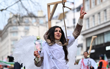 Protesty przeciwko irańskiemu rezimowi trwają w wielu miastach na świecie. Na zdjęciu marsz w Londyn