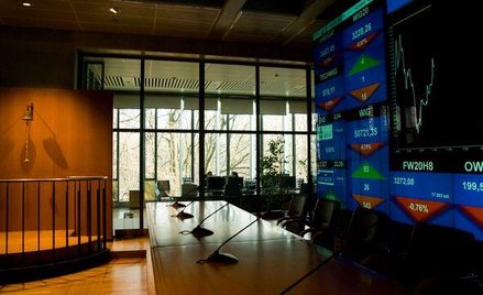 Indeks WIG20 o godzinie 11.00 zyskiwał 1,5% i wynosił 2388 pkt. Nieco w tyle po raz kolejny pozostaj