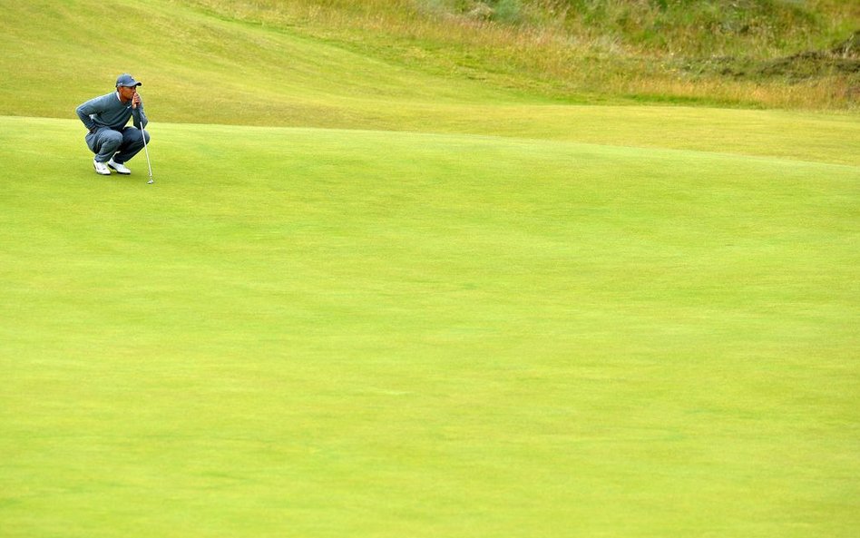 Amerykański golfista Tiger Woods podczas pierwszej rundy w dniu otwarcia British Open Golf Champions