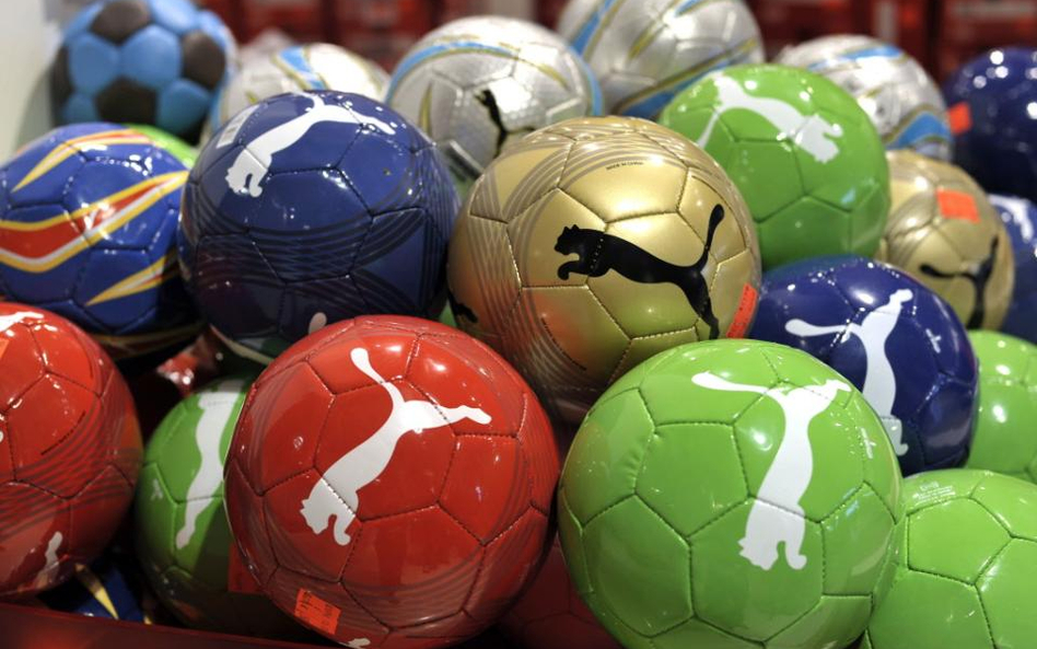 Dwa finały na Wembley, także Adidas-Puma