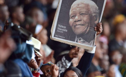 W uroczystościach pogrzebowych Nelsona Mandeli na stadionie w Soweto brały udział dziesiątki tysięcy