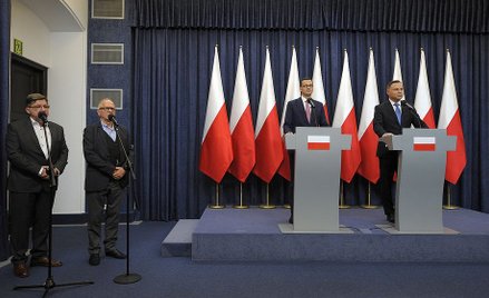 Nocny briefing z udziałem prezydenta i premiera