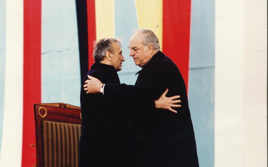 Minęło prawie 30 lat od znaku pokoju, jaki przekazali sobie w Krzyżowej Tadeusz Mazowiecki i Helmut 