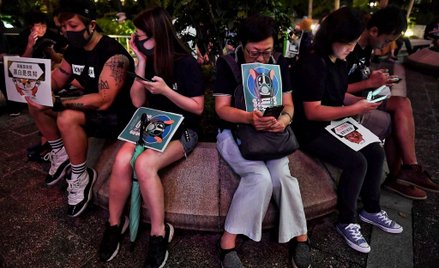 Hongkong: policja pacyfikuje demonstrantów gazem