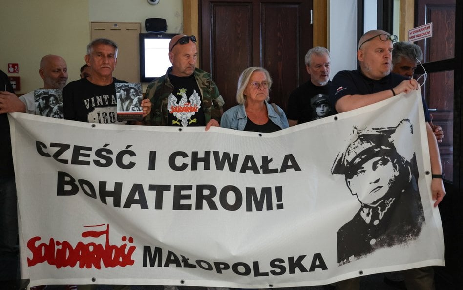 Manifestacja w siedzibie Sądu Okręgowego w Nowym Sączu