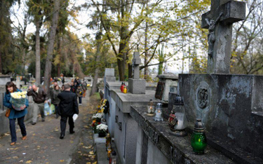 Zasady działania cmentarzy i dopuszczalne formy pochówków reguluje ustawa z lat 50. poprzedniego stu
