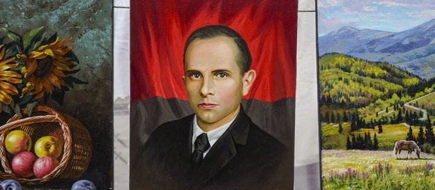 Portret Bandery sprzedawany na jednym z targowisk we Lwowiec