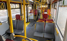 Nowoczesny tabor komunikacji miejskiej w Warszawie to przeciwieństwo warunków pracy kierowców