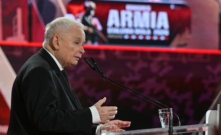 Prezes PiS Jarosław Kaczyński podczas kongresu ARMIA w Stalowej Woli