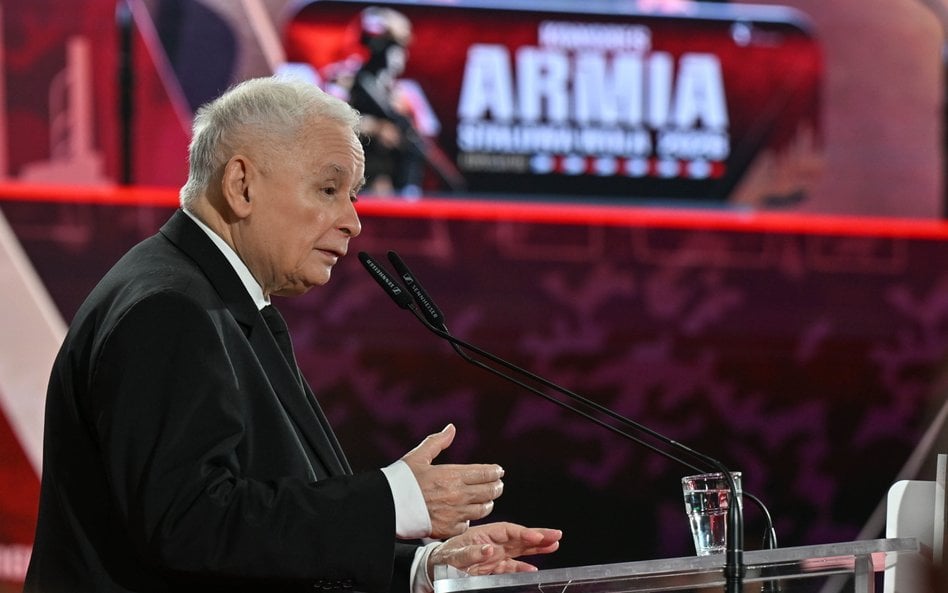 Prezes PiS Jarosław Kaczyński podczas kongresu ARMIA w Stalowej Woli