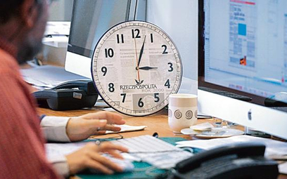 Przekroczenie norm czasu pracy wylicza się dopiero na koniec okresu rozliczeniowego.