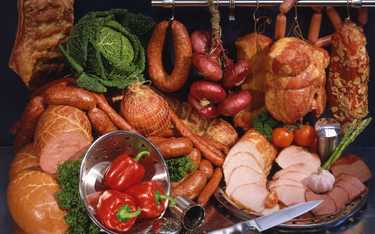 Sondaż: Ilu Polaków je mięso w wigilię