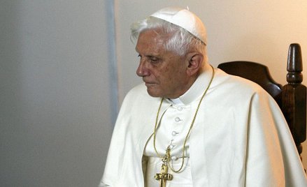 Postępujący paraliż Benedykta XVI? Watykan zaprzecza