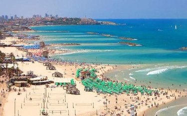 Plaża w Tel Awiwie jest jedną z najpiękniejszych nad Morzem Śródziemnym. Temperatura wody nie spada 