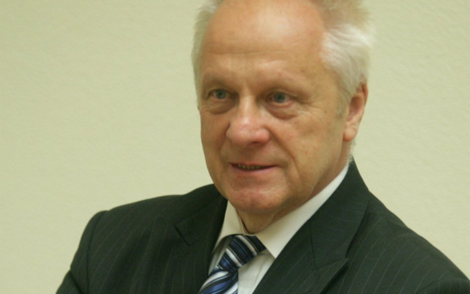 Stefan Niesiołowski nie robi nic, ale jest bardzo potrzebny