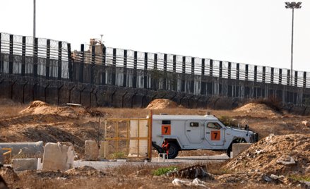 Pomoc humanitarna dla Strefy Gazy oczekuje na przejściu granicznym Kerem Szalom