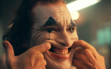 „Joker” Todda Phillipsa z Joaquine Phoenixem dostał Złotego Lwa