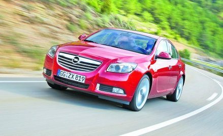 Opel Insignia, jeden z najnowszych modeli producenta, który stara się o 3,3 mld euro rządowych kredy