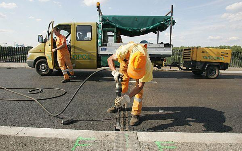 Za pęknięcia na autostradach zapłacą wykonawcy