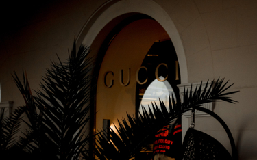 Gucci i Adidas to najbardziej zaskakująca współpraca, która połączyła markę luksusową i popularną. S